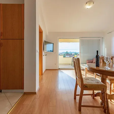 شقة 2 Bedroom Awesome In *