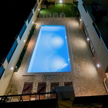 2 Bedroom Awesome In Apartman