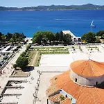 2 Bedroom Awesome In Lejlighed Zadar