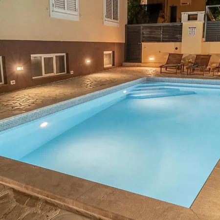 公寓 2 Bedroom Awesome In 扎达尔