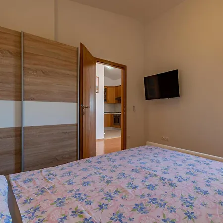 公寓 2 Bedroom Awesome In 扎达尔